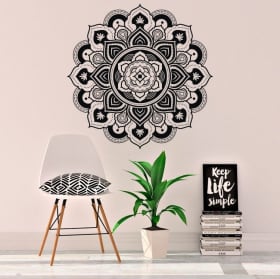 Vinyl mandalas to decorate walls and objects